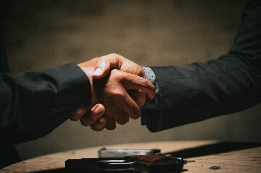 business handshake agreement